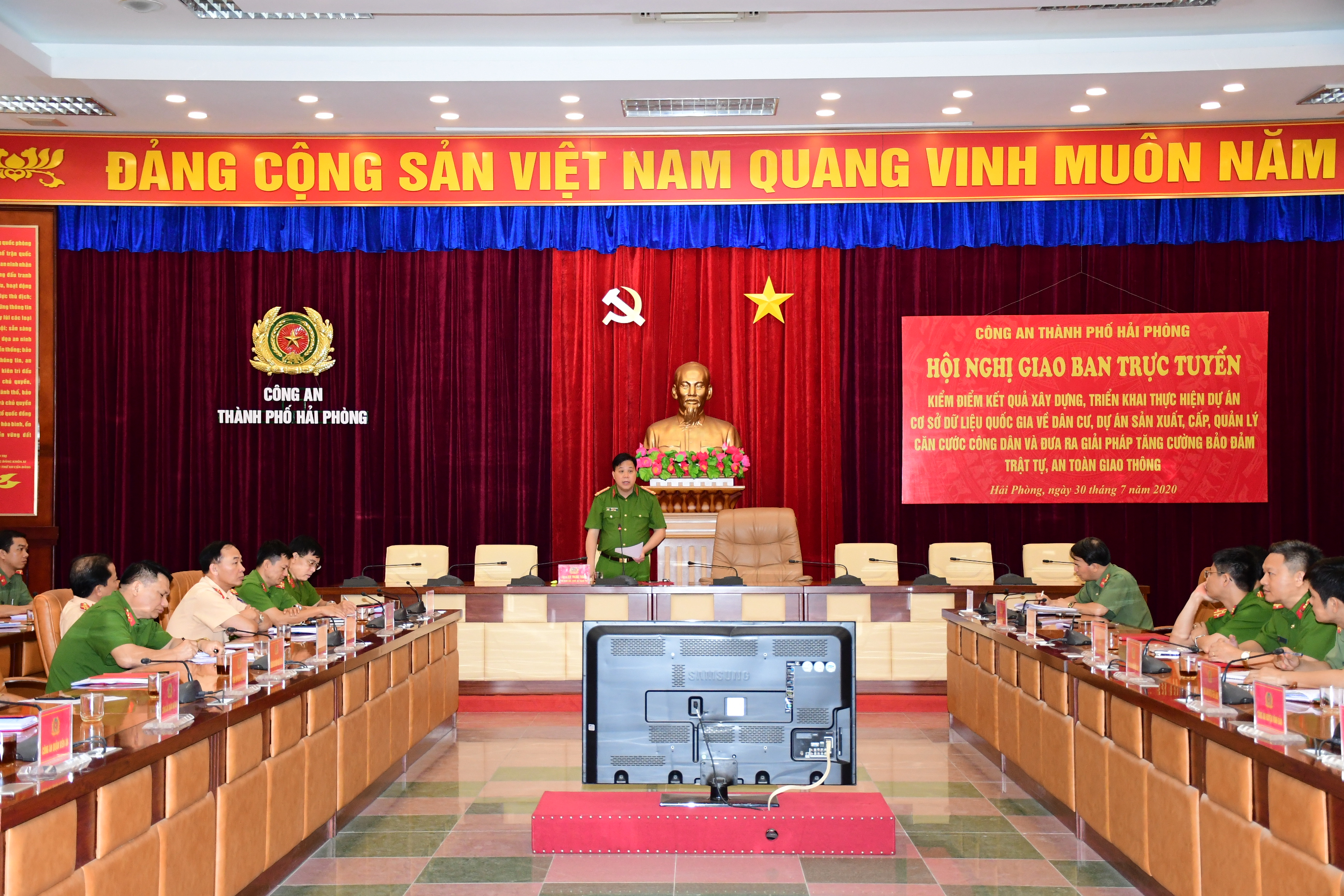 Kiểm điểm kết quả xây dựng cơ sở dữ liệu quốc gia về dân cư và các giải pháp tăng cường bảo đảm TTATGT